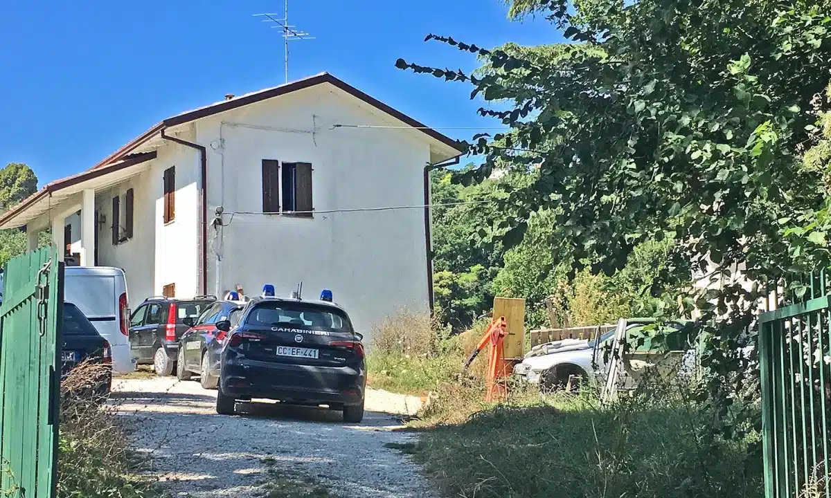 Pesaro Urbino Donna Trovata Morta In Casa Sospetta Overdose