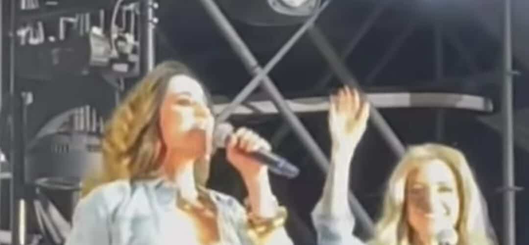 Paola e Chiara nuovamente insieme a cantare sul palco