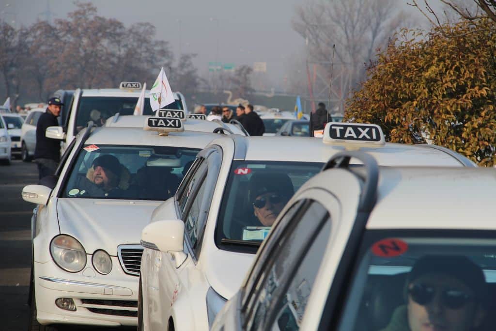 Sciopero Taxi, La Crisi Di Governo Blocca La Protesta Dei Tassisti ...