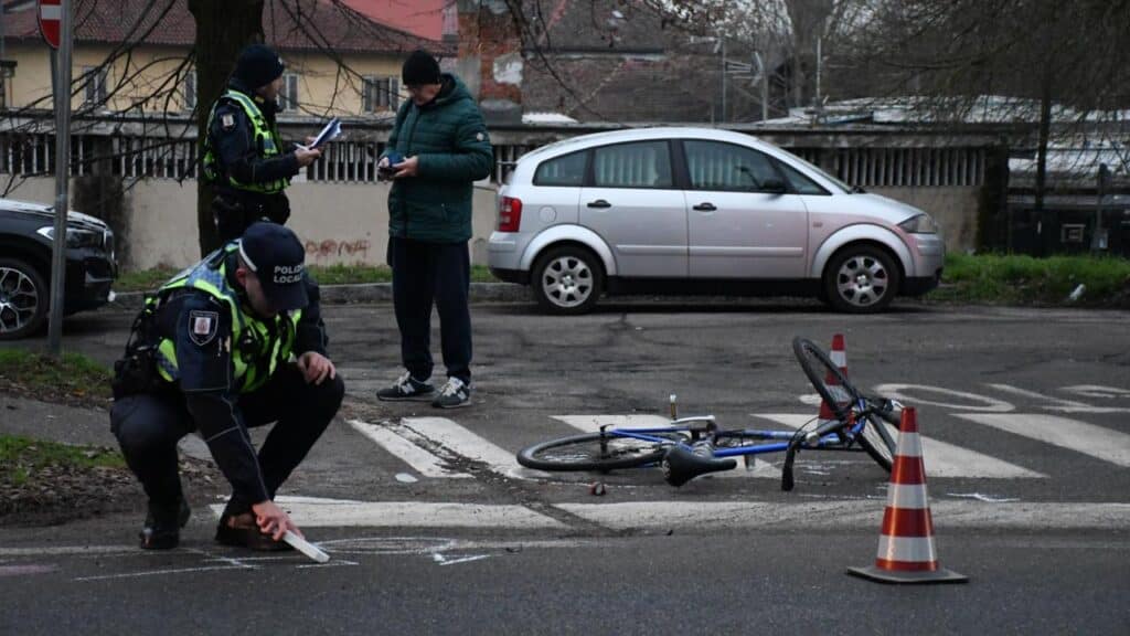 Ciclista investito e ucciso a Pavia