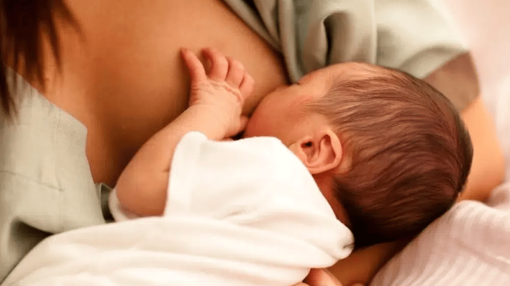 Bimbo muore soffocato durante l'allattamento all'ospedale Pertini di Roma.