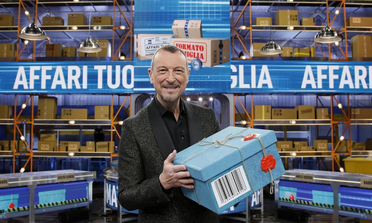 Affari Tuoi-Formato Famiglia al posto di Soliti Ignoti. Dal 16 aprile 2023, in onda su Rai1. Conduce Amadeus.