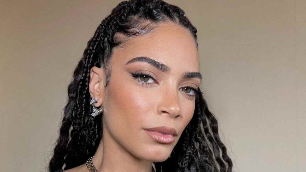 Elodie e la lite in aeroporto con un fan: “Non ci ho più visto. La polizia è arrivata per calmare la situazione”