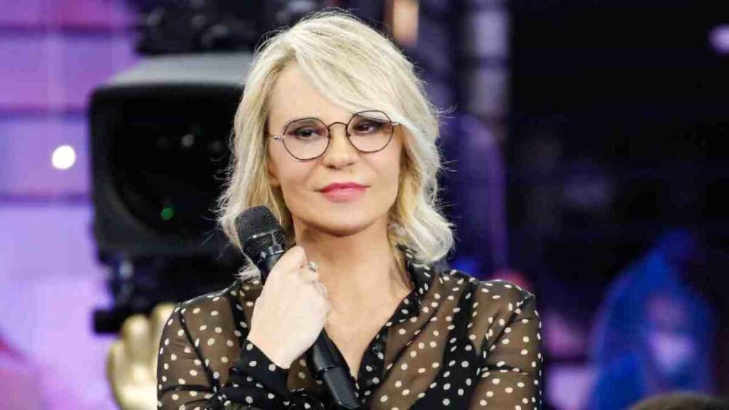 Programmazione Mediaset, slitta ancora Maria De Filippi