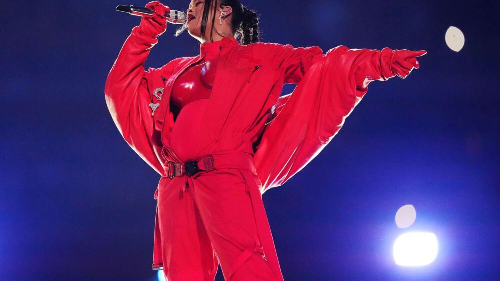 Rihanna-al-Super-Bowl-incinta-del-secondo-figlio.