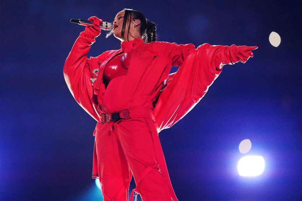 Rihanna-al-Super-Bowl-incinta-del-secondo-figlio.