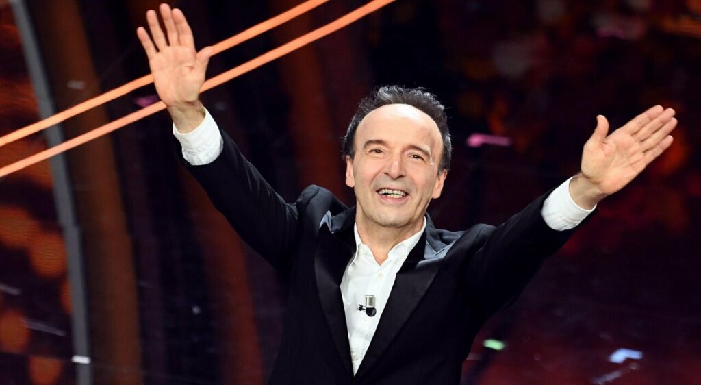 Sanremo 2023 Roberto Benigni ospite nella prima serata della kermesse musicale