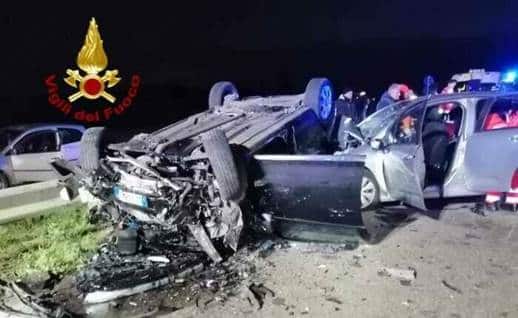 Incidente frontale in Sardegna, Marco Gessa muore a 38 anni: aveva sterzato bruscamente con l'auto per evitare la carcassa di una volpe.