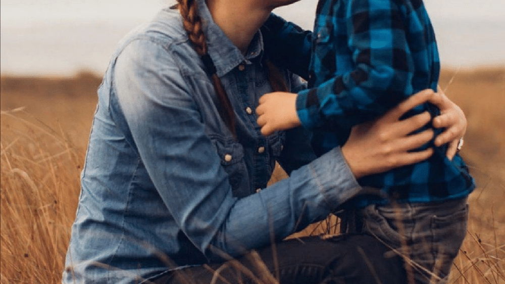 Dramma a Frosinone: malata di cancro, il marito non le fa vedere il figlio da un anno e lei muore