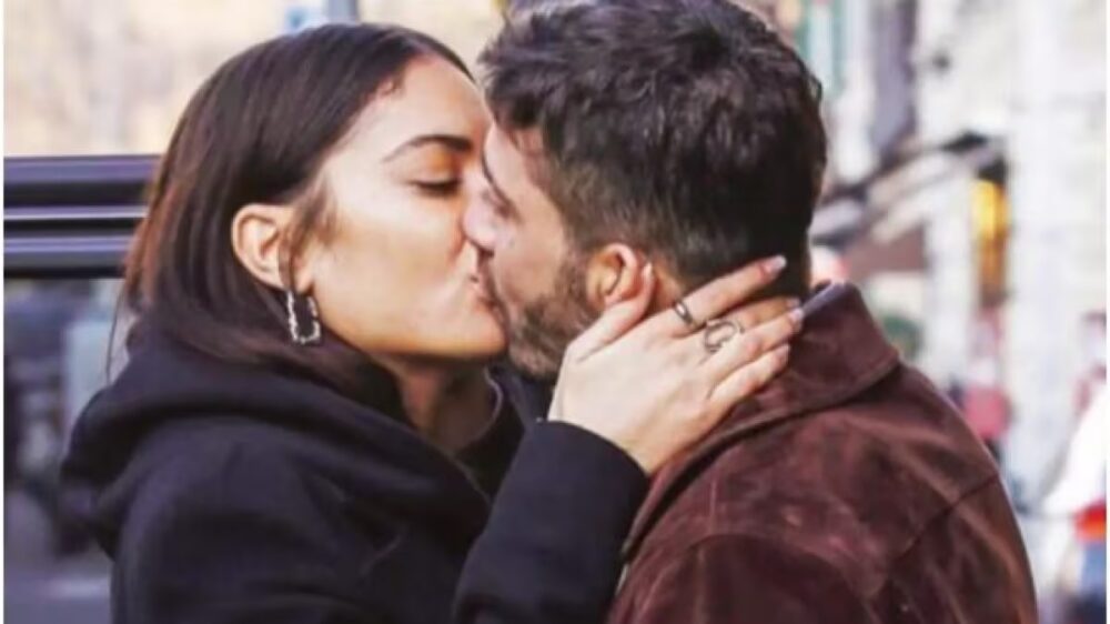 Elodie-Iannone e la Smart Forfour da 28mila euro per il loro mesiversario