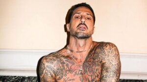 Fabrizio Corona e le sue storie con gli uomini: “Sono trasgressivo, un assaggio in passato”