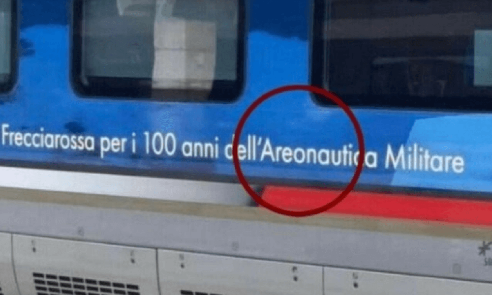 Gaffe Trenitalia, errore ortografico sulla livrea l'Aeronautica Militare diventa Areonautica