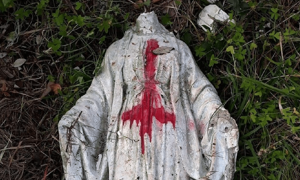Sacrilegio a Loano, statua della Madonna decapitata e messa a testa in giù: ipotesi rito satanico