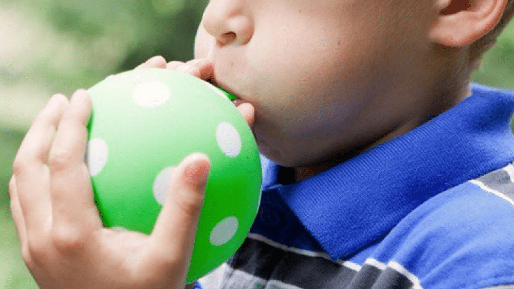 Morto soffocato un bambino per aver morso un palloncino per gioco.