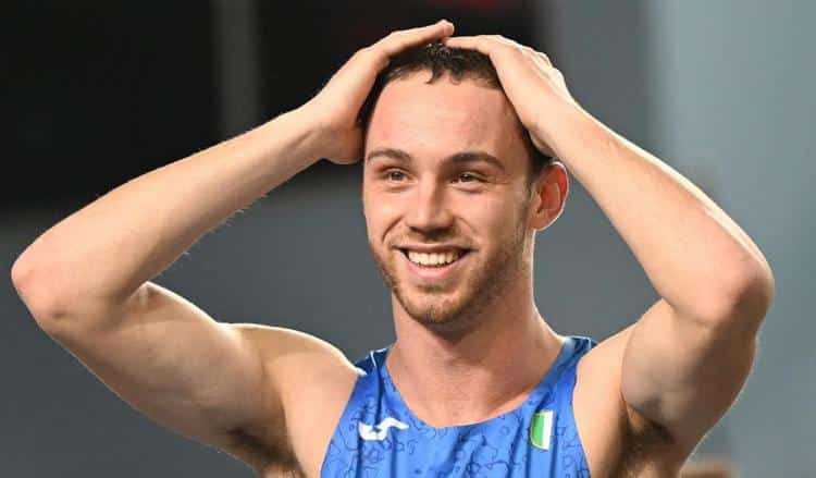La sorpresa e la gioia di Samuele Ceccarelli, primo davanti a Marcel Jacobs nella finale dei 60 metri agli Europei Indoor.