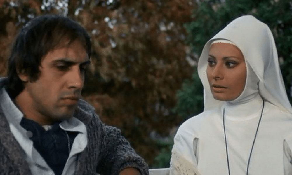 Bianco, rosso e..., del '72 con Celentano, Sophia Loren e la Mussolini Non è un film di Verdone