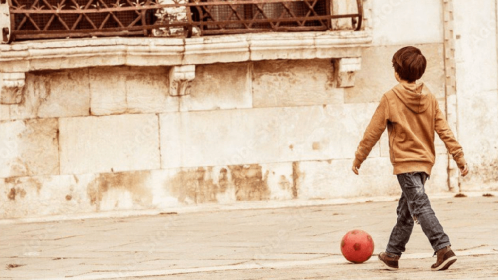 Chieti, bimbo investito grave. Stava rincorrendo il pallone finito in strada