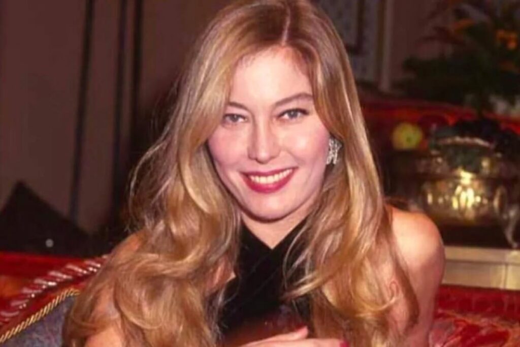 “E’ la cosa più orrenda, non mi piace, ti trovi persone vicine che non sono quelle”, Tanti auguri a Moana Pozzi che oggi avrebbe compiuto 62 anni