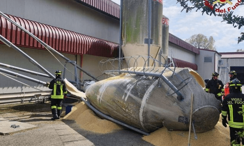 Forlì, crolla silos di mangimi 3 morti, tra cui 2 minorenni