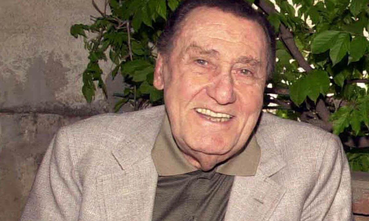 “I Romani per Alberto Sordi”, arriva a Torpignattara, a Villa De Sanctis, la statua di Alberto Sordi