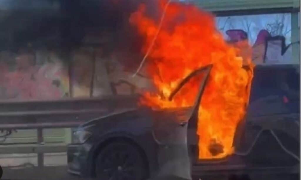 Roma, bruciato vivo sul raccordo: pentito autore del video