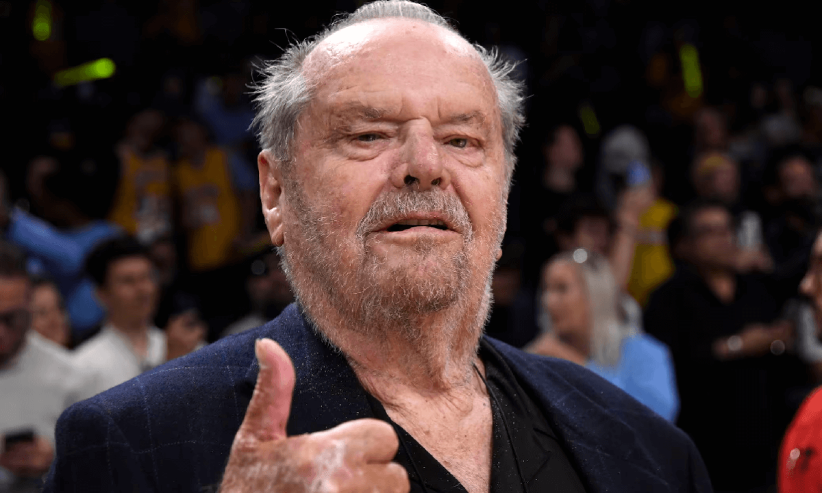 Jack Nicholson, eccolo di nuovo in pubblico l'attore in prima fila a guardare i suoi Lakers, le FOTO