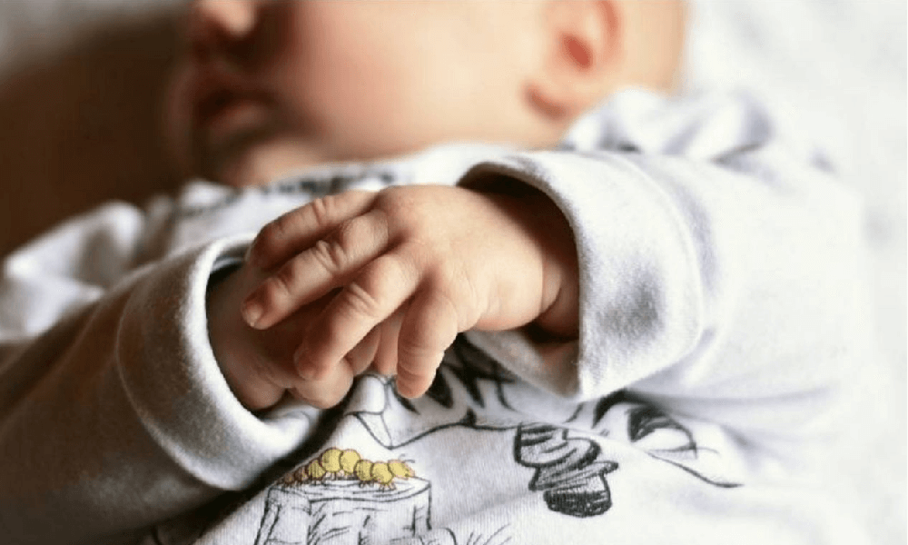 Messina, neonato scivola dalle braccia di un parente morto bimbo di 4 mesi