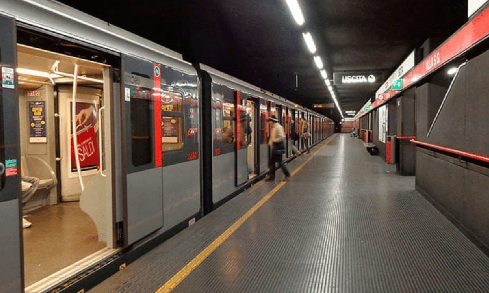 Milano, ennesimo furto in metro borseggiatrici fermate da poliziotto in borghese