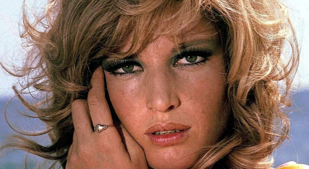 Monica-Vitti-racconta-il-divismo-VIDEO-Non-sono-bella-cerco-soltanto-di-essere-una-persona-non-ce-alcun-divismo