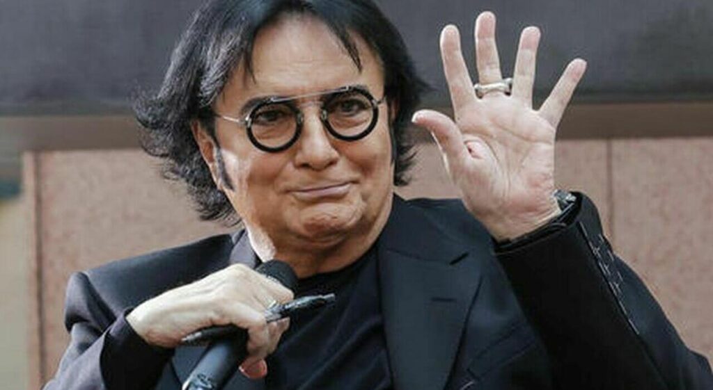 Renato Zero e l'idea sul suo locale: "Sto pensando ad un locale così"