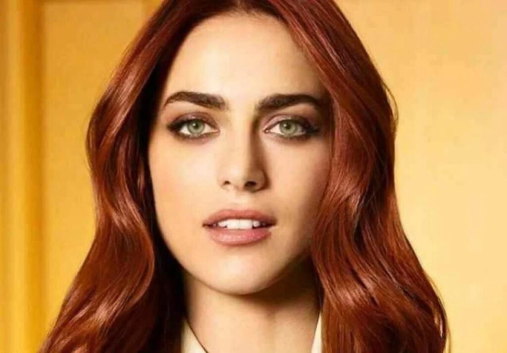 Tanti auguri a Miriam Leone che oggi compie 38 anni: “Mi facevo i costumi da sola e componevo musiche”