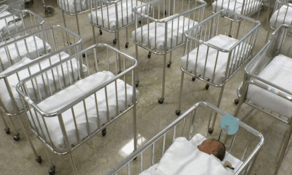 Toccato il minimo storico di natalità in Italia si scende sotto i 400mila secondo l'Istat