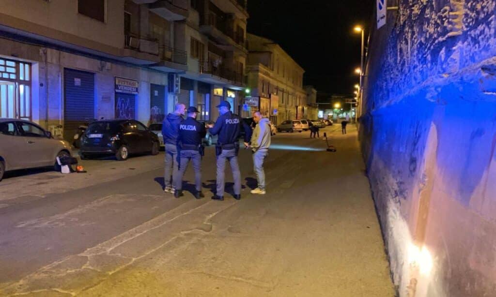 Taranto, omicidio nella notte: 61ennee ucciso a colpi di pistola