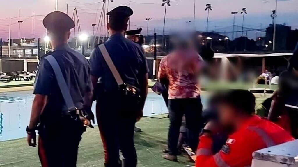 Bimbo affoga in una piscina a Roma