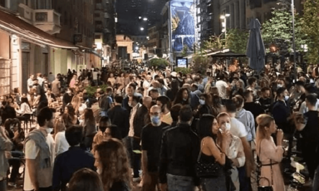 Calciatore svizzero derubato di un orologio Cartier e delle scarpe ricercata gang di 20 persone