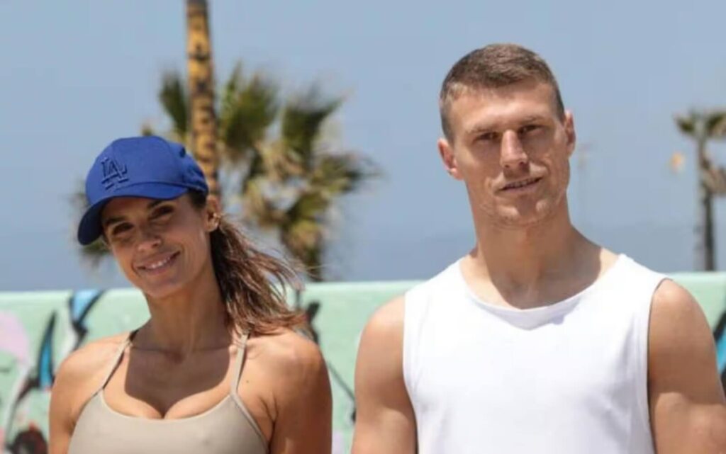 Elisabetta Canalis e Georgian Ciampeanu paparazzati assiemi in America