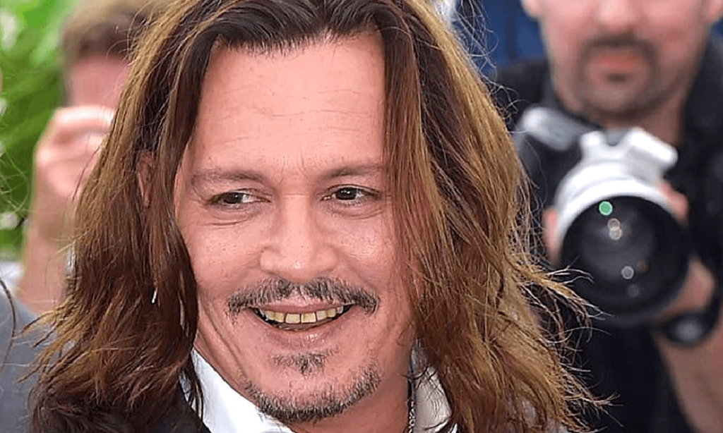 Che hanno i denti di Johnny Depp (FOTO) Le critiche del web Disgustosi, gialli e marci, cosa è successo all'attore