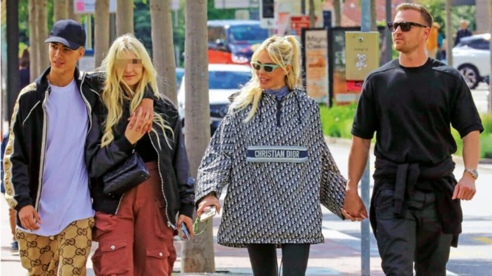 Chanel Totti festeggia 16 anni a Lugano in compagnia del suo fidanzato Cristian Babalus