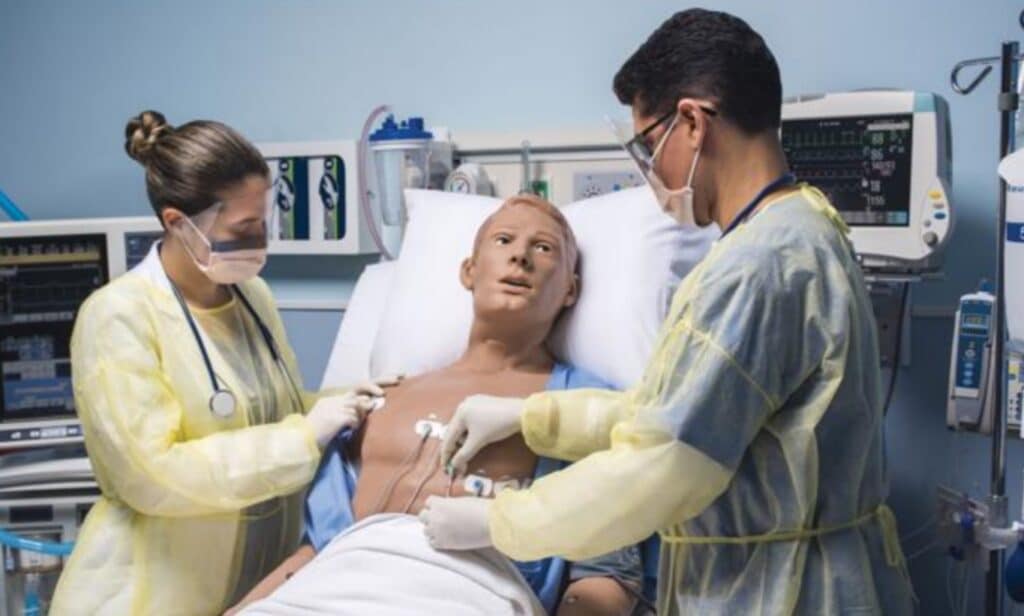 Hal il paziente robot usato per simulare gli interventi: un primato europeo