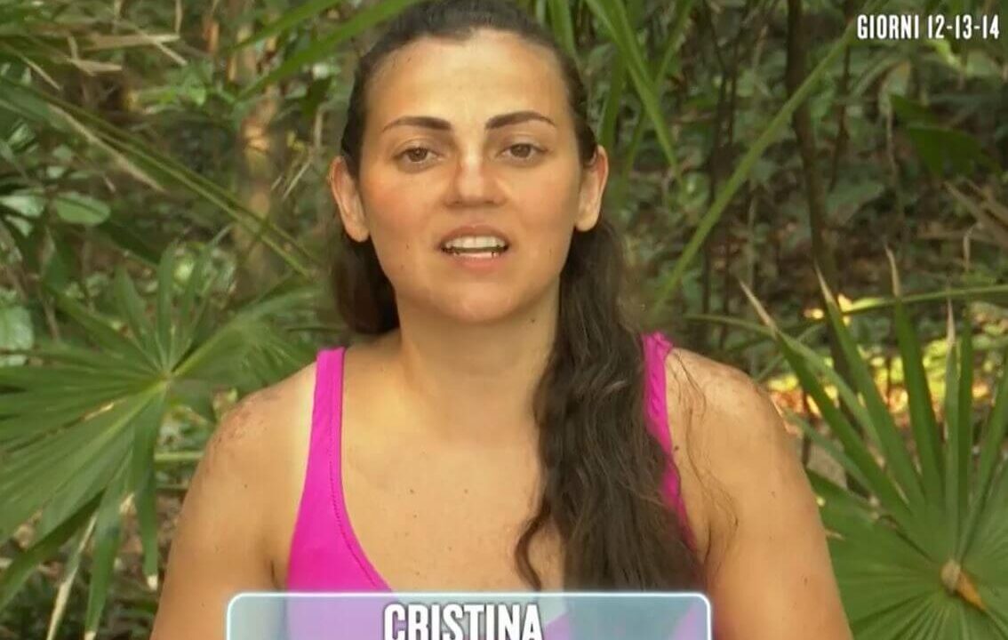 La reazione di Cristina Scuccia a L'isola dei famosi alla domanda "Ti piacciono gli uomini o le donne?"