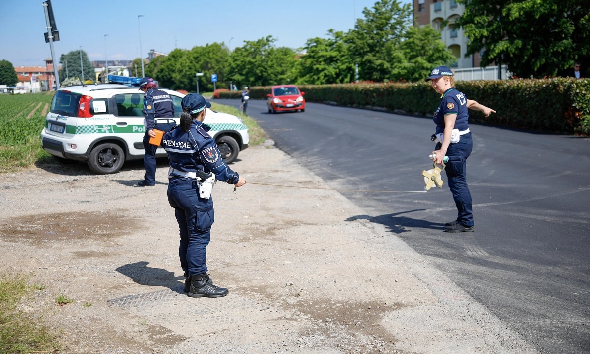 Milano, 72enne investita: polemica sulla segnaletica stradale