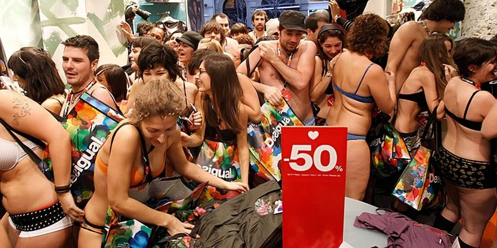 Svestiti per le strade della Spagna