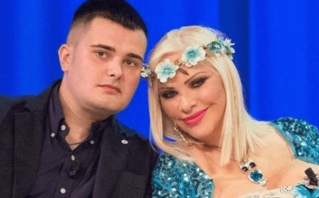 Chi è il figlio di Cicciolina, Ludwig Koons Il rapimento di Ilona, la droga e l'arresto, il focus sul ragazzo