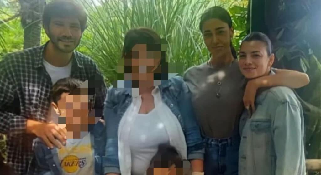 Stefano De Martino, Emma Marrone e Belèn Rodriguez sono stati assieme a Napoli per la festa dello scudetto