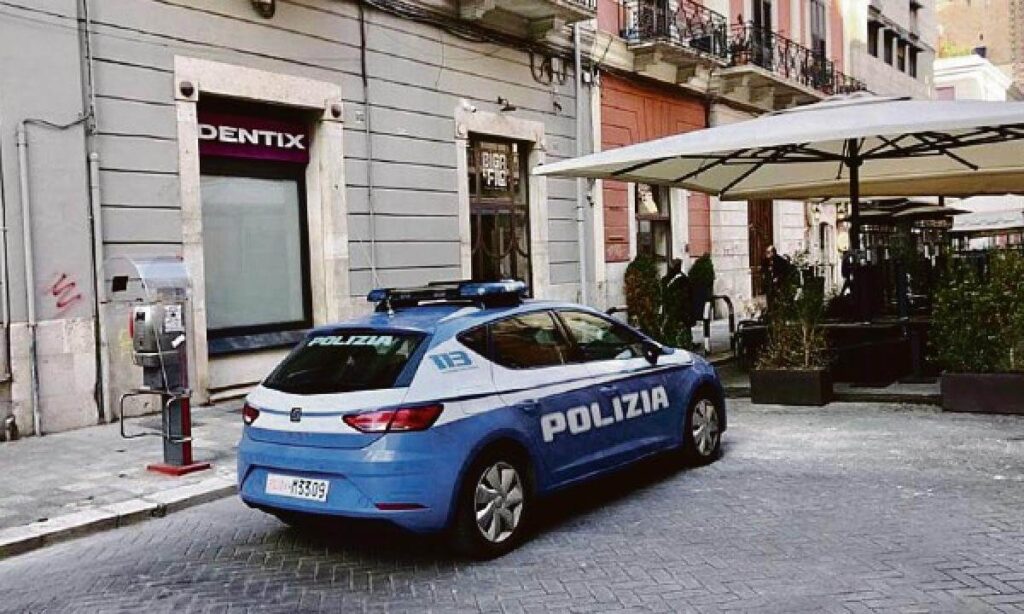 Uccisa poliziotta a colpi di pistola