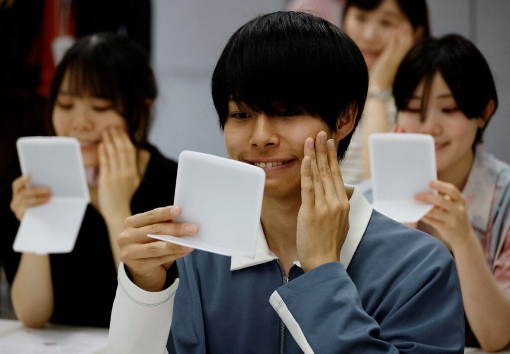 Nel paese asiatico è schizzata alle stelle la domanda per i tutor per tornare a sorridere nell'era post-pandemica