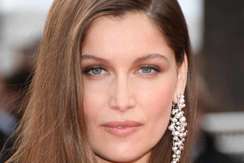 Laetitia Casta confessa in un'intervista: "La scoperta della sessualità è avvenuta con una ragazza"