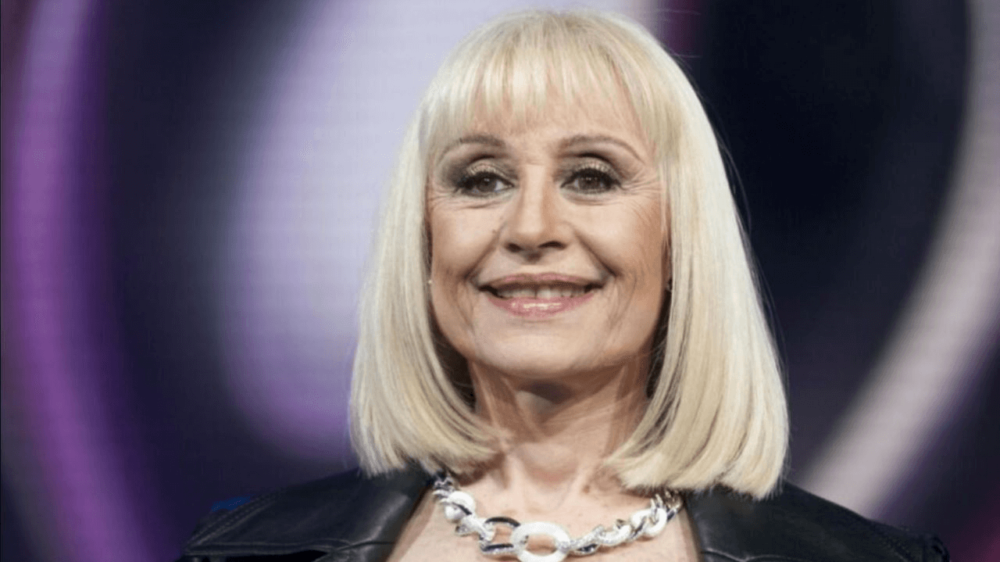 Raffaella Carrà compie 80 anni, l'aneddoto inedito Aiutava nelle mense dei poveri, in silenzio, il ricordo