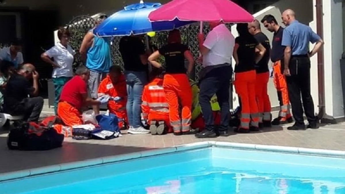 Verona, bimbo di 3 anni annega in piscina