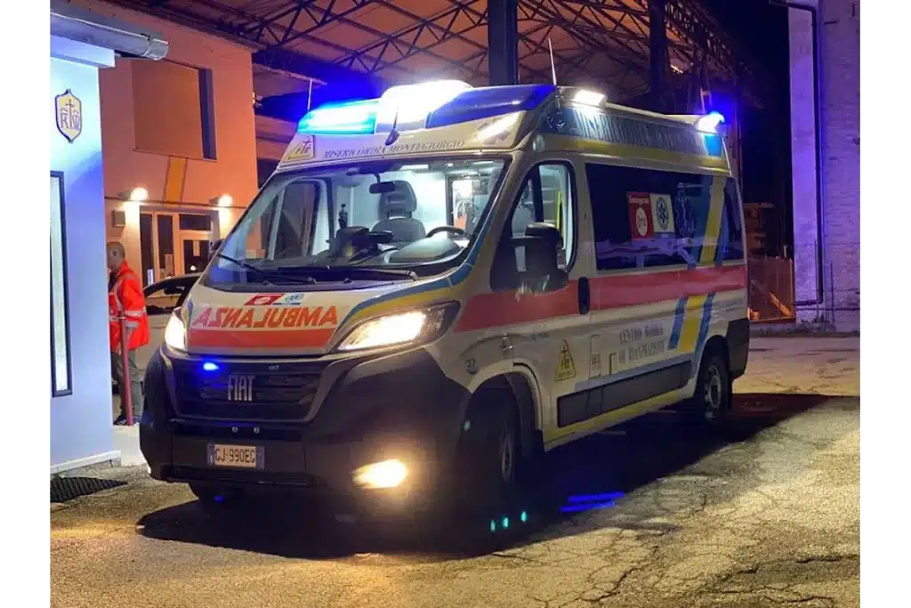 Il giovane è stato prontamente trasportato all'ospedale di Trieste con ustioni sul 15% del corpo